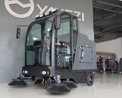 駕駛式掃地機(jī) 駕駛式掃地機(jī)