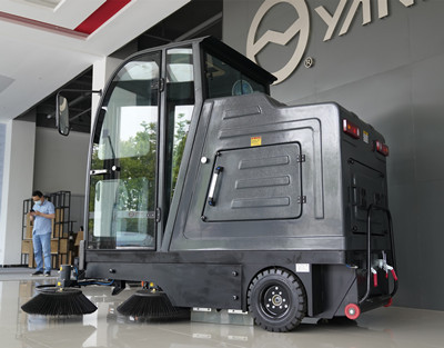 駕駛式掃地車 駕駛式掃地車