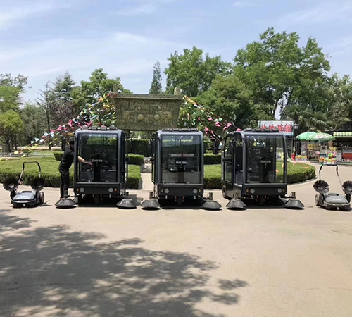 駕駛式掃地機 駕駛式掃地機