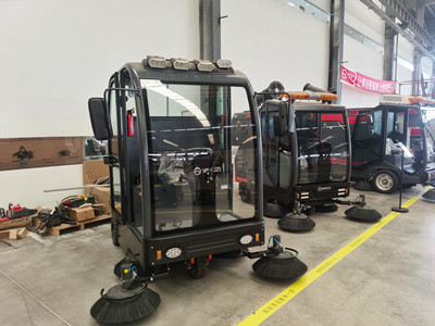 駕駛式掃地機(jī) 駕駛式掃地機(jī)