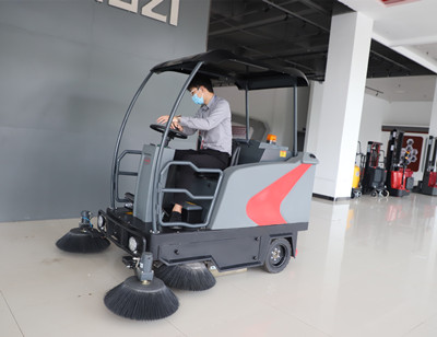 電動(dòng)掃地車 電動(dòng)掃地車
